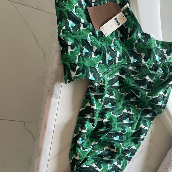 Anthropologie For Ever That Girl one shoulder green top - Picture 5 of 7